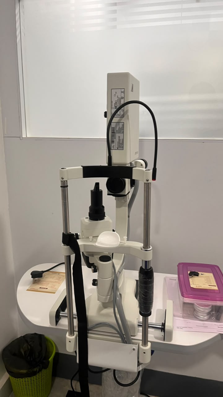 YAG laser system for posterior capsulotomy